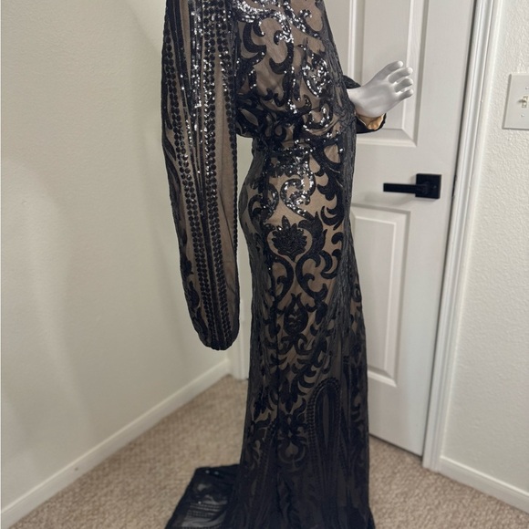 Miss Ord Elegant Black Sequin Evening Gown - Picture 5 of 13